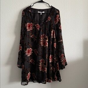 Cupcakes and Cashmere Sheer Floral Velvet Burnout Dress – Size L